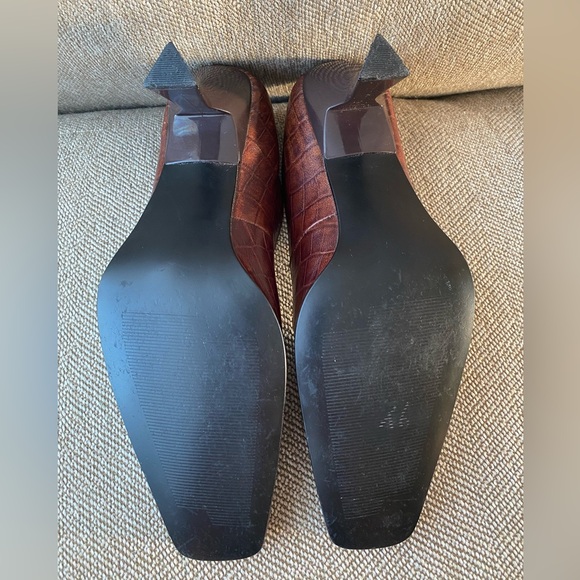 Carlos Falchi Croia Croc Texture Mid Geometric Shape Heel. Square Toe. Size 9.5. - Picture 8 of 13